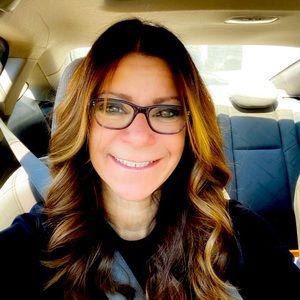 Meet your Posher, Dana